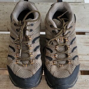 Merrell Vibram Sole Men's Tan and Black Hiking Shoes